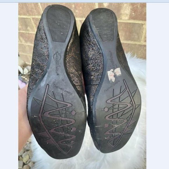 Earthies Rubio Black Gold Leather Hidden Wedge Ballet Flats Flower Shoes Size 7 - Picture 3 of 6